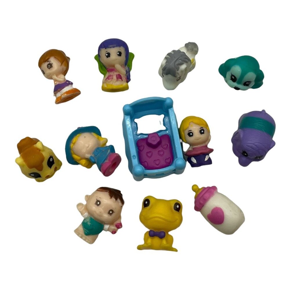 Squinkies Mixed Lot of Figures Bottle and Bed
